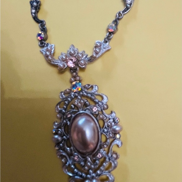 SALE!!!  Lot of 5 beautiful women’s necklaces-all unique and wearable now-NEW - Picture 4 of 15